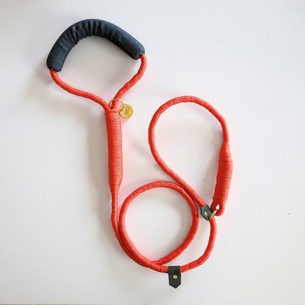 The Ahimsa Leash Red